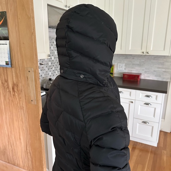 Canadian Goose Quilted Jacket. Style#5502L; Size M; Black. Like new! - Picture 6 of 6